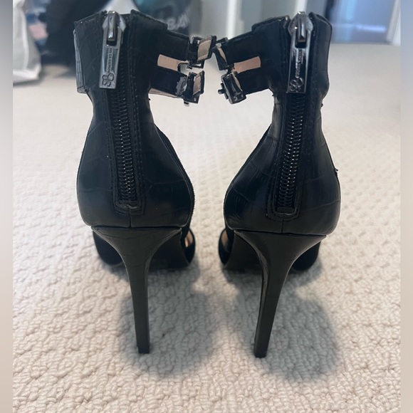 Black Jessica Simpson Heels - Picture 3 of 5